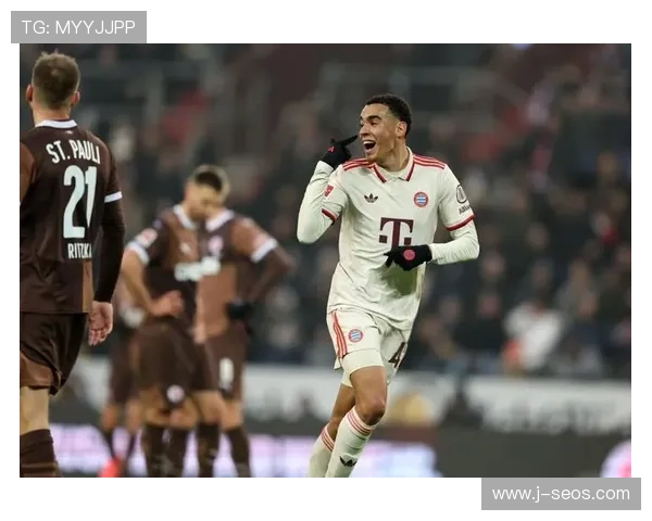 [德甲]拜仁左路不停球配合 穆西亚拉奔袭破门.